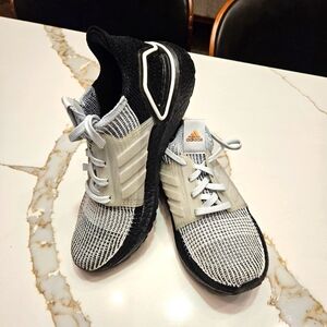 Adidas Womens ULTRA BOOST  Black and Blue Running Shoes Size 8